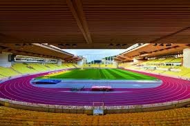 上赛季，赞助收入和商业许可协议为俱乐部带来了超过3亿欧元的收益。@diarioas 来源：Madrid Zone🚨 皇家马德里俱乐部预计本赛季赞助收入将增长7%。